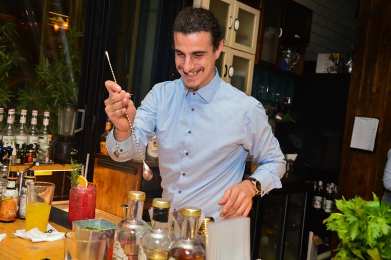 Bistrobar Live Hamra On Friday Night